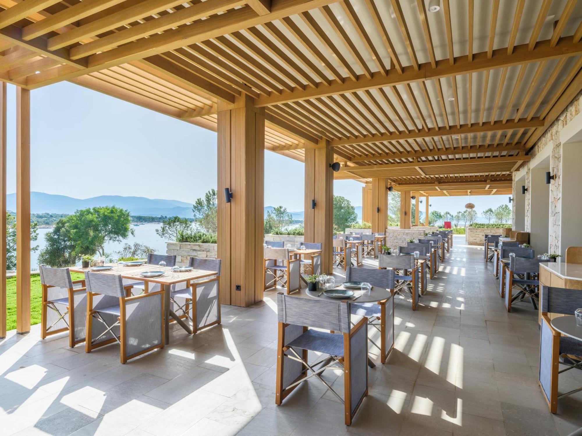 ホテル Anda Barut Collection ディディム エクステリア 写真